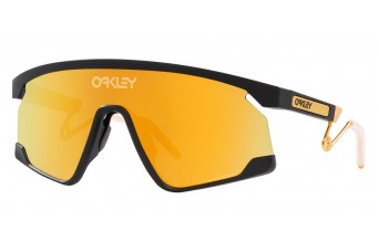 Солнцезащитные очки  Oakley OO 9237 923701
